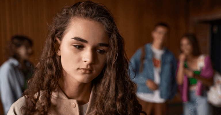 anxiété sociale adolescent